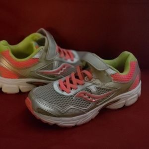 Sarcony Cohesion Sneakers